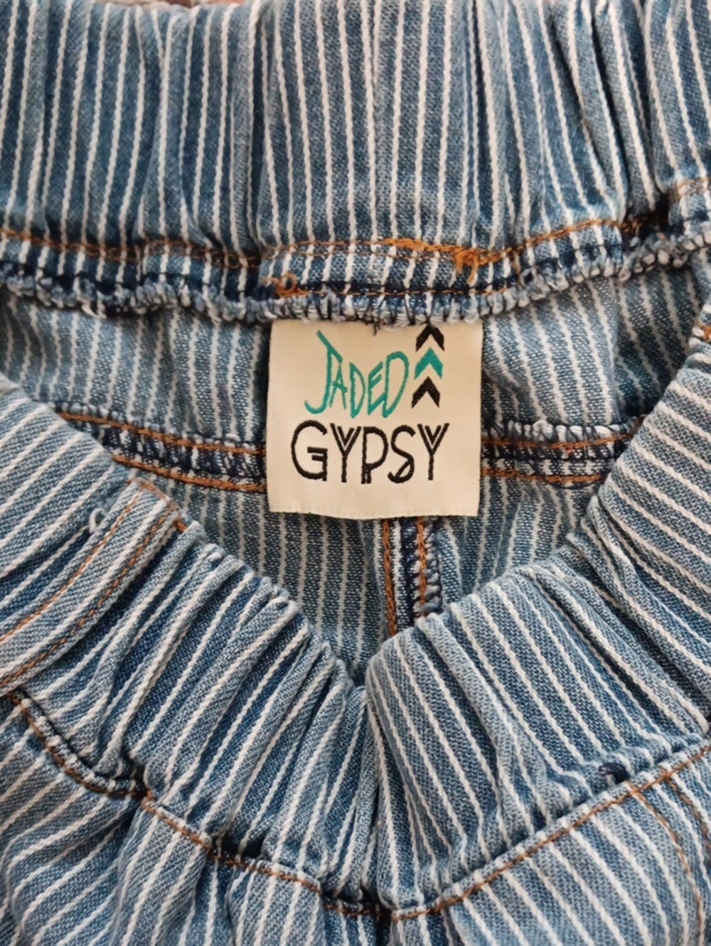 Jaded Gypsy Hillside Breeze Crop - Picture 2 of 4